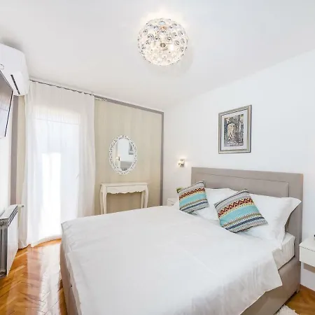 Navis Luxury Villa