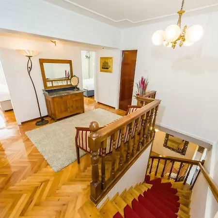 Villa Navis Luxury *