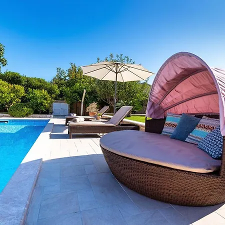Navis Luxury Villa