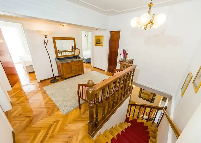 Villa Navis Luxury *