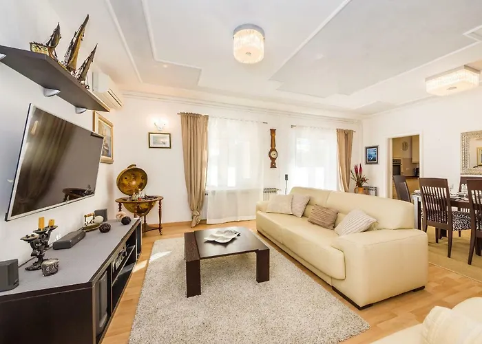 Villa Navis Luxury *