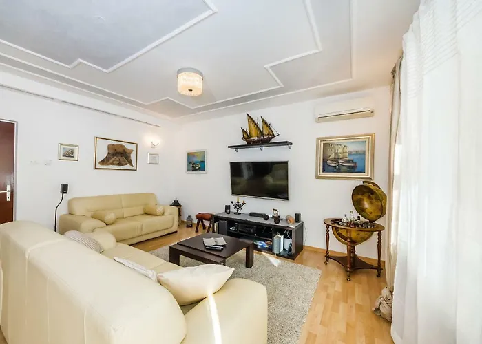 Villa Navis Luxury *